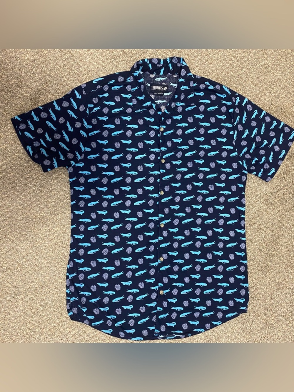 Trunks Surf and Swim Co SS Button Down Shirts Mens Medium Alligator Blue EUC